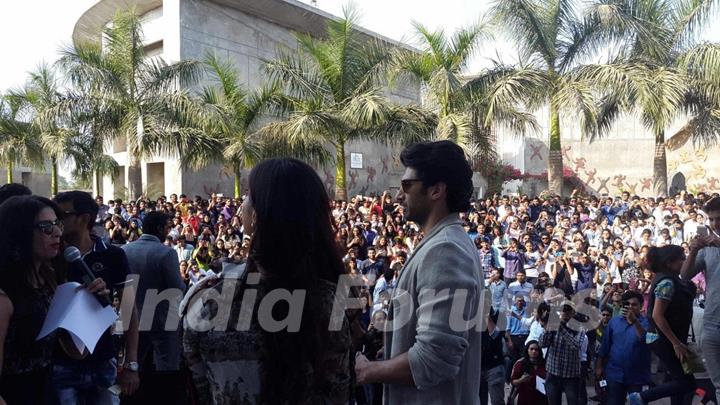 Fitoor Promotions: Aditya & Katrina Spread Their Charm Among Students in Ahmedabad