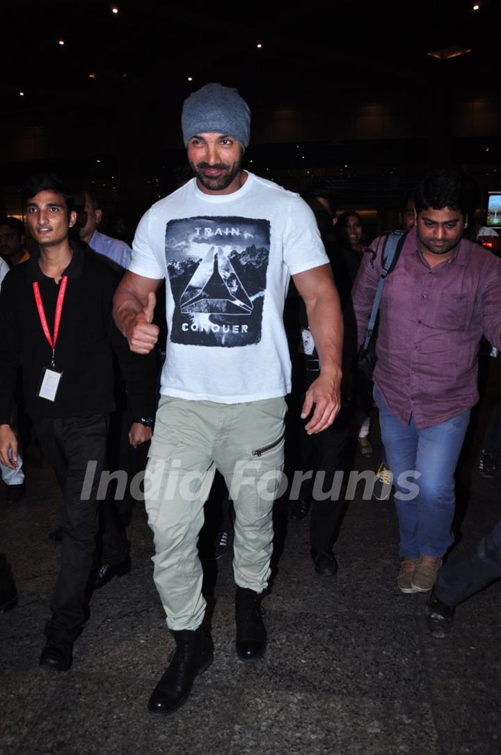 John Abraham Snapped at Airport