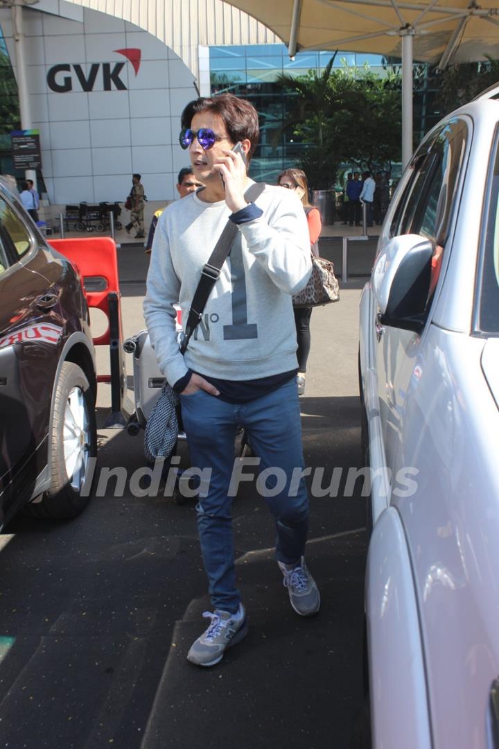 Jimmy Shergill Snapped at Airport