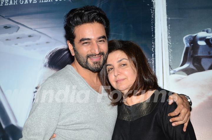 Shekhar Ravjiani and Farah Khan Attends Special Screening of 'Neerja'