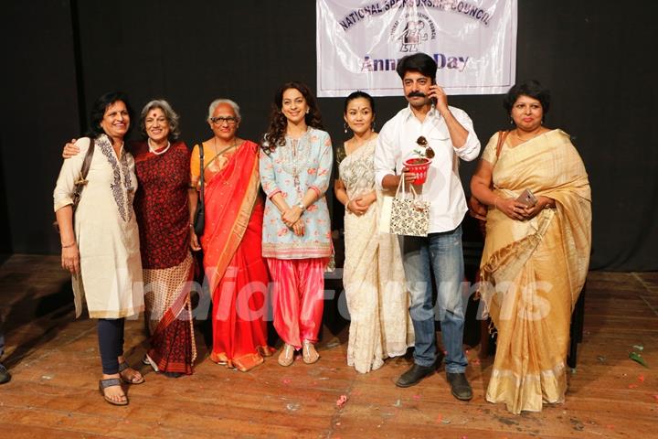 Dolly Thakore, Juhi Chawla and Sushant Singh at Marathi Sahitya Sangh Event