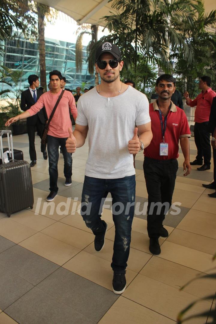 Sooraj Pancholi Snapped at Airport