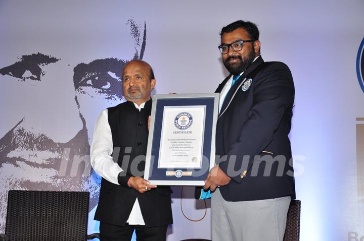 Sameer Anjaan Receives the Guinness World Record Certificate