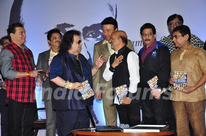 Bollywood Top Singers at Event of Sameer Anjaan Receiving the Guinness World Record Certificate!