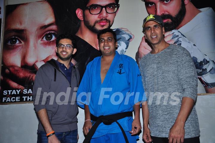 Akshay Kumar and Aditya Thackeray at Martial Arts Certificate Distribution Event