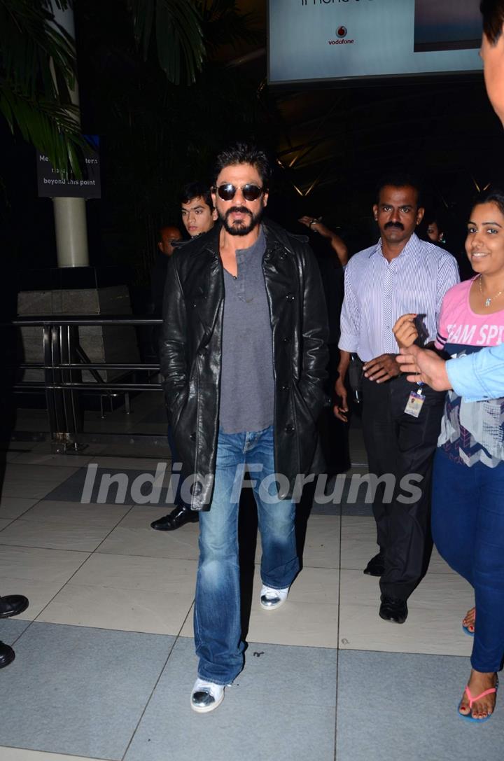 Airport Diaries: Shah Rukh Khan Returns from Delhi