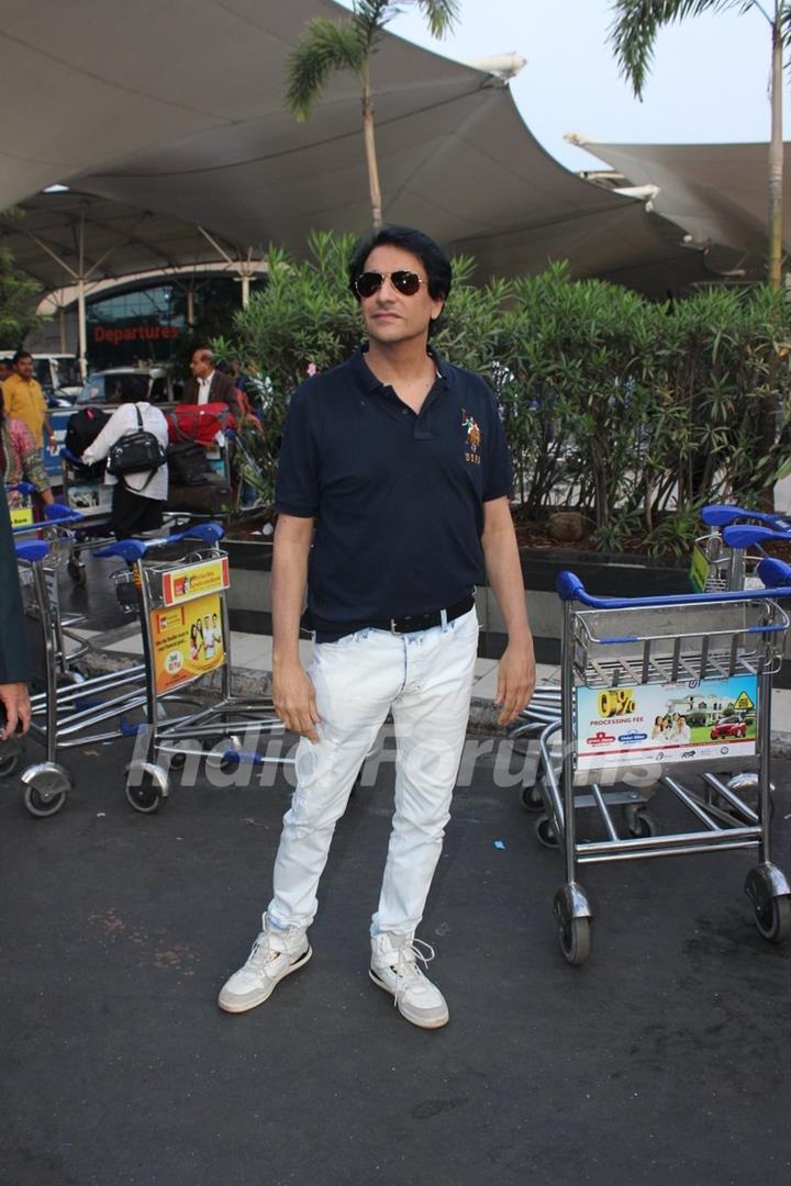 Shamak Davar was snapped at Airport