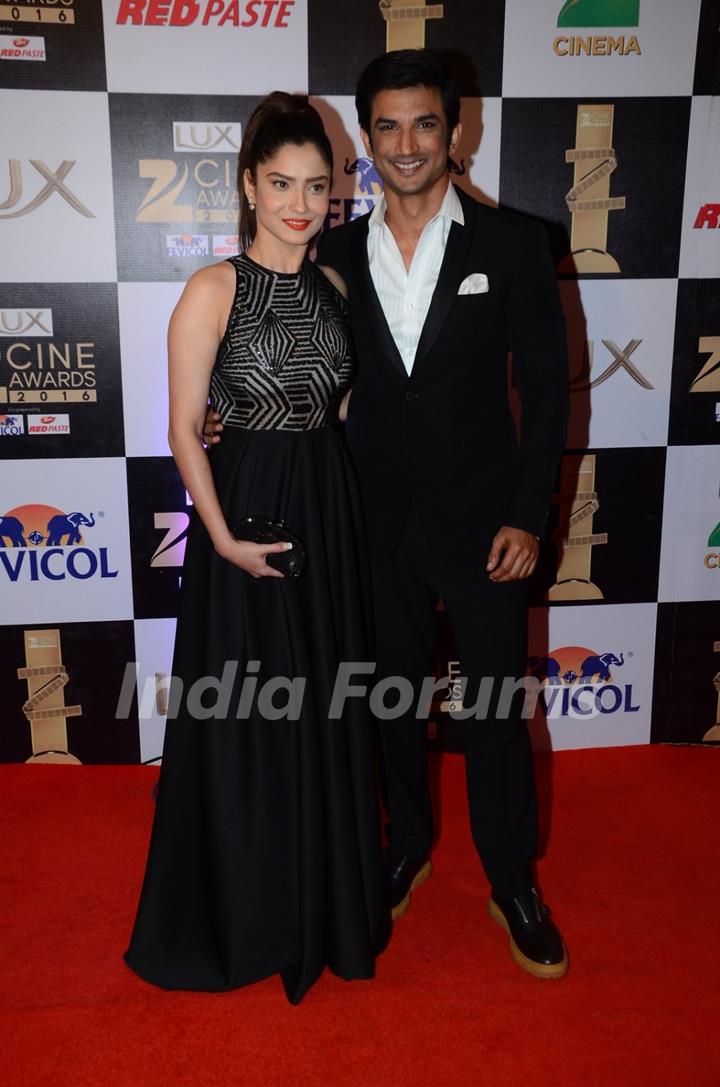 Sushant Singh Rajput and Ankita Lokhande at Zee Cine Awards 2016