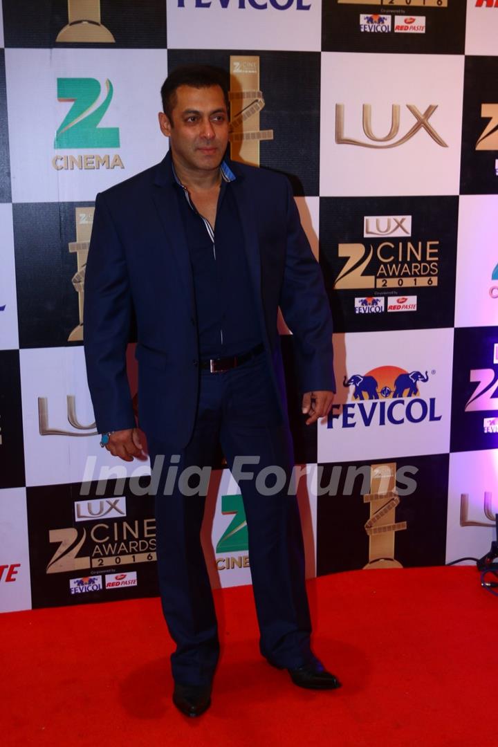 Salman Khan at  Zee Cine Awards 2016