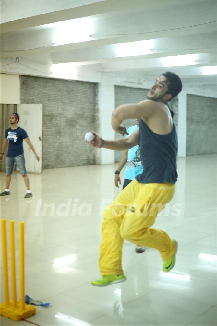 Aly Goni at  GBCL's Kolkata Babu Moshayes Practice Session