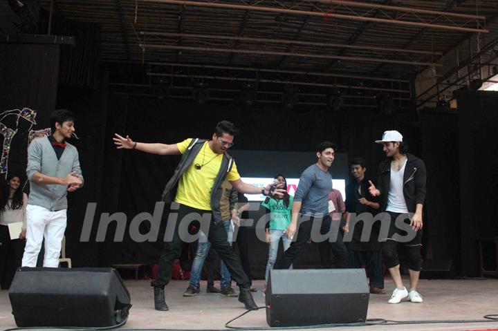 Ruslaan Mumtaz and Sumeet Khetan at Udaan Fest of Bhavans College