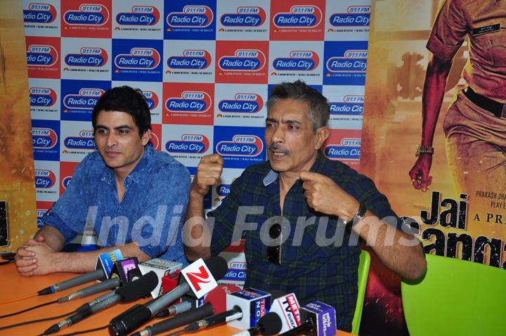 Prakash Jha and  Manav Kaul at Jai Gangaajal Song Launch