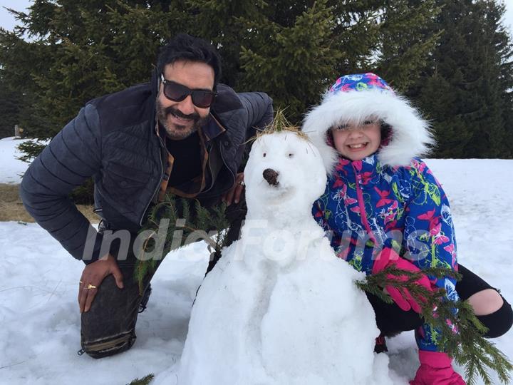 Ajay Devgn with Team Shivaay