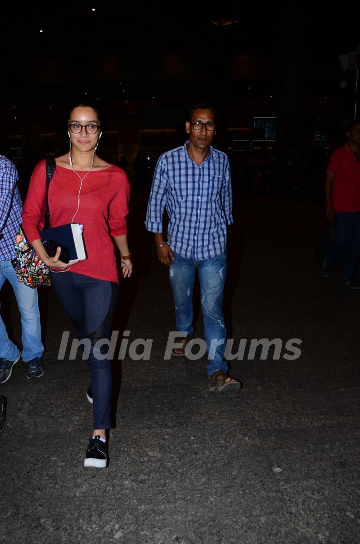 Shraddha Kapoor Snapped at Airport