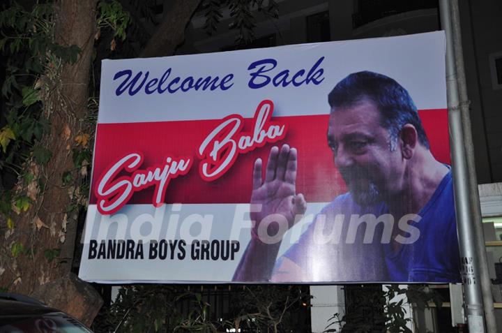 Banners Mounted in Bandra to Welcome back Sanjay Dutt post his release!