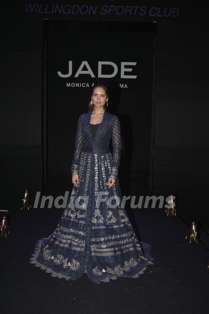 Esha Gupta Walks for Jade