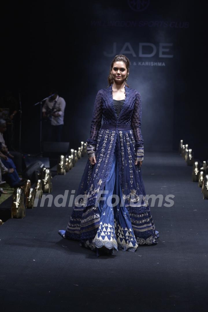 Esha Gupta Walks for Jade