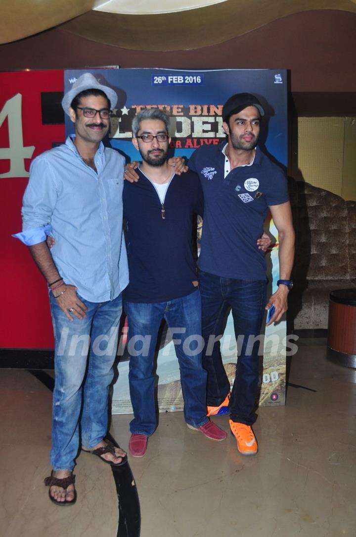 Sikander Kher and Manish Paul with Director at Special Screening of Tere Bin Laden: Dead or Alive