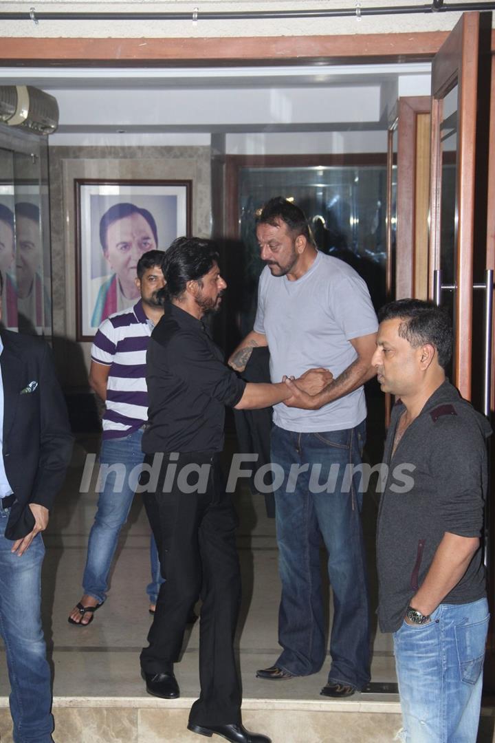 SRK Greets Sanjay Dutt at his Residence Post his release from Yerwada Jail