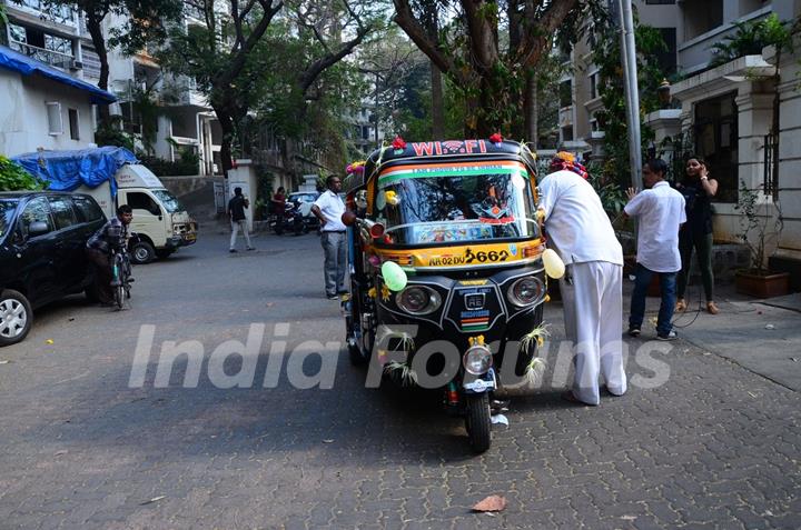 One of Sanjay Dutt's Biggest Fan gets the opportunity to meet the actor at his residence