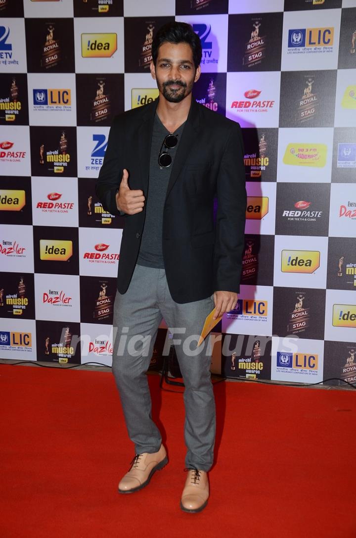 Harshvardhan Rane at Mirchi Music Awards 2016