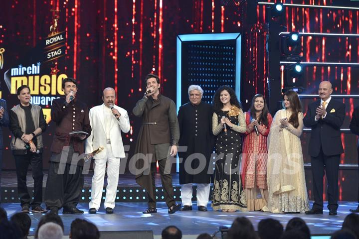 Celebs have a gala time at the Mirchi Music Awards 2016