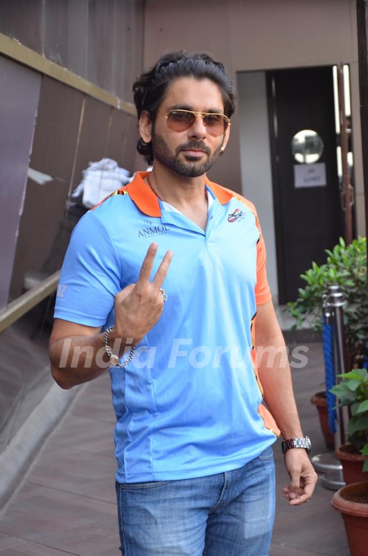 Sikandar Kharbanda at Box Cricket League Bash