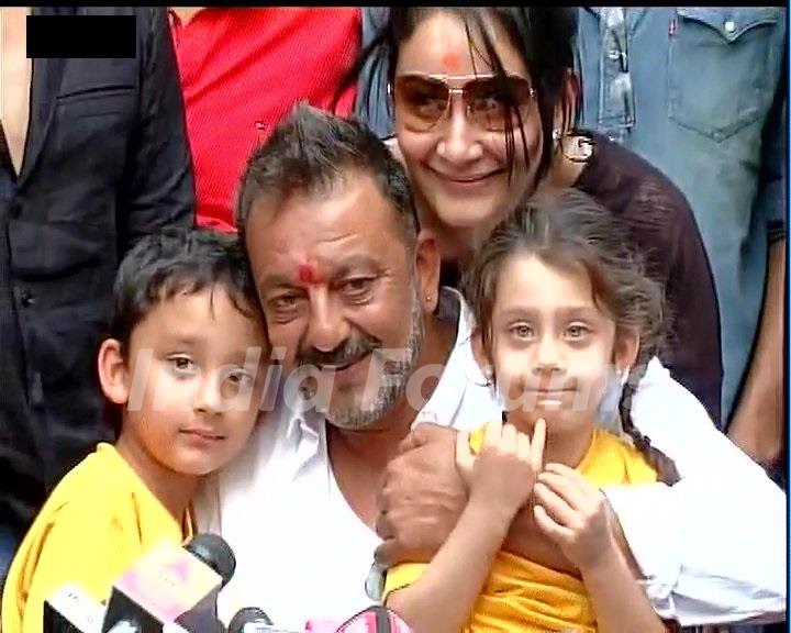 Sanjay Dutt With Kids at Press Con Held after His release from Yerwada Jail