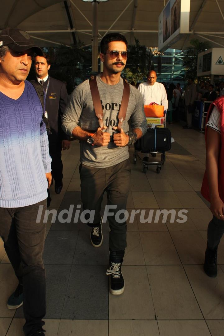 Shahid Kapoor Snapped at Airport in his 'Rangoon' Look