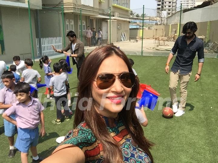 Rishina Khandari with Gunjan Utreja and Shashank Vyas at NGO Dilkhush