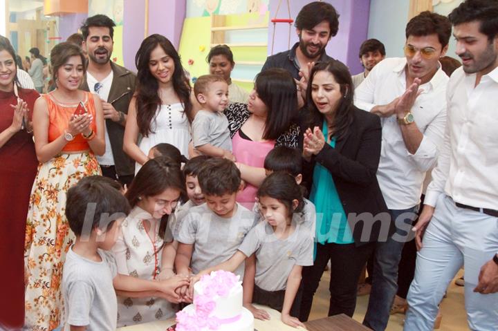 Tina Dutta, Shashank Vyas, Rishina Khandari, Gunjan Utreja, Mrunal Jain at NGO Dilkhush