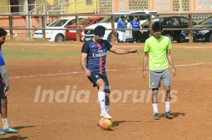 Snapped: Ranbir Kapoor Practicing Soccer!