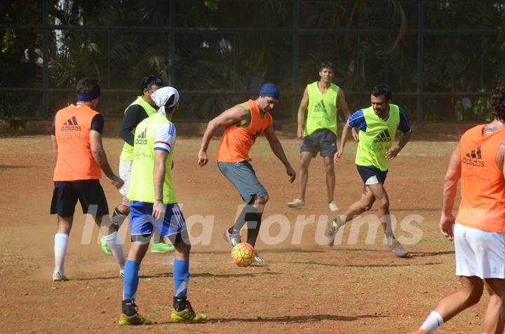 Snapped: Dino Morea Practicing Soccer!