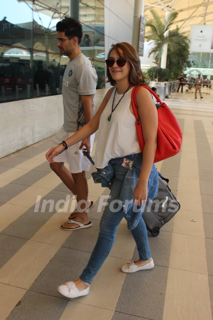 Hazel Keech with Angad Bedi Snapped at Airport