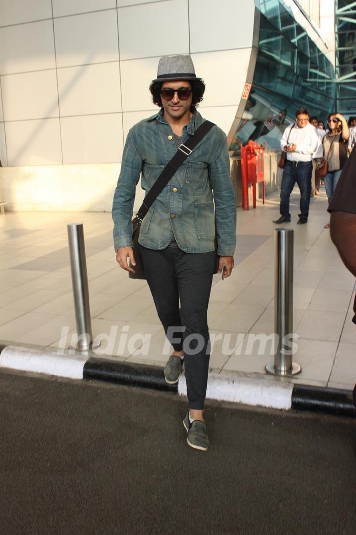 Farhan Akhtar Snapped at Airport