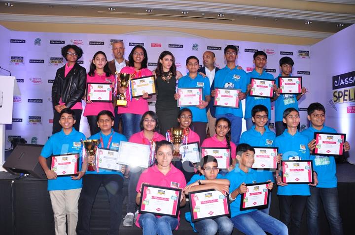 Soha Ali Khan poses with Children at Spell Bee Event