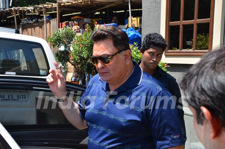 Rishi Kapoor with Kapoor & Sons Team at Lunch