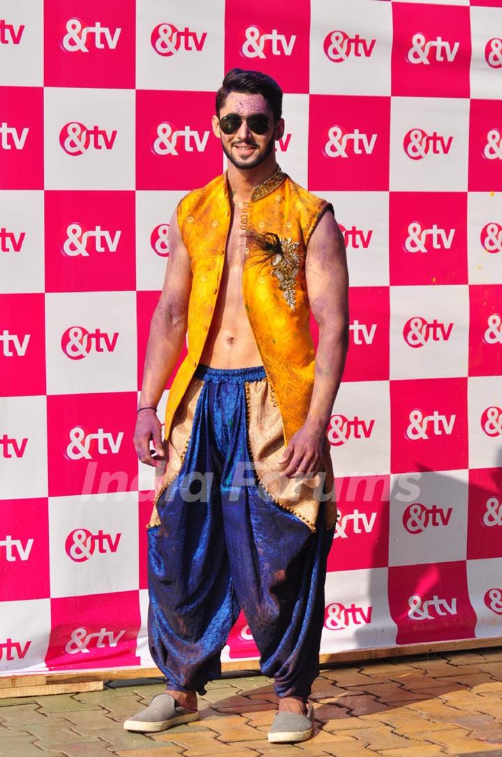 Laksh Lalwani with Life OK Celebrate a Glamorous Holi