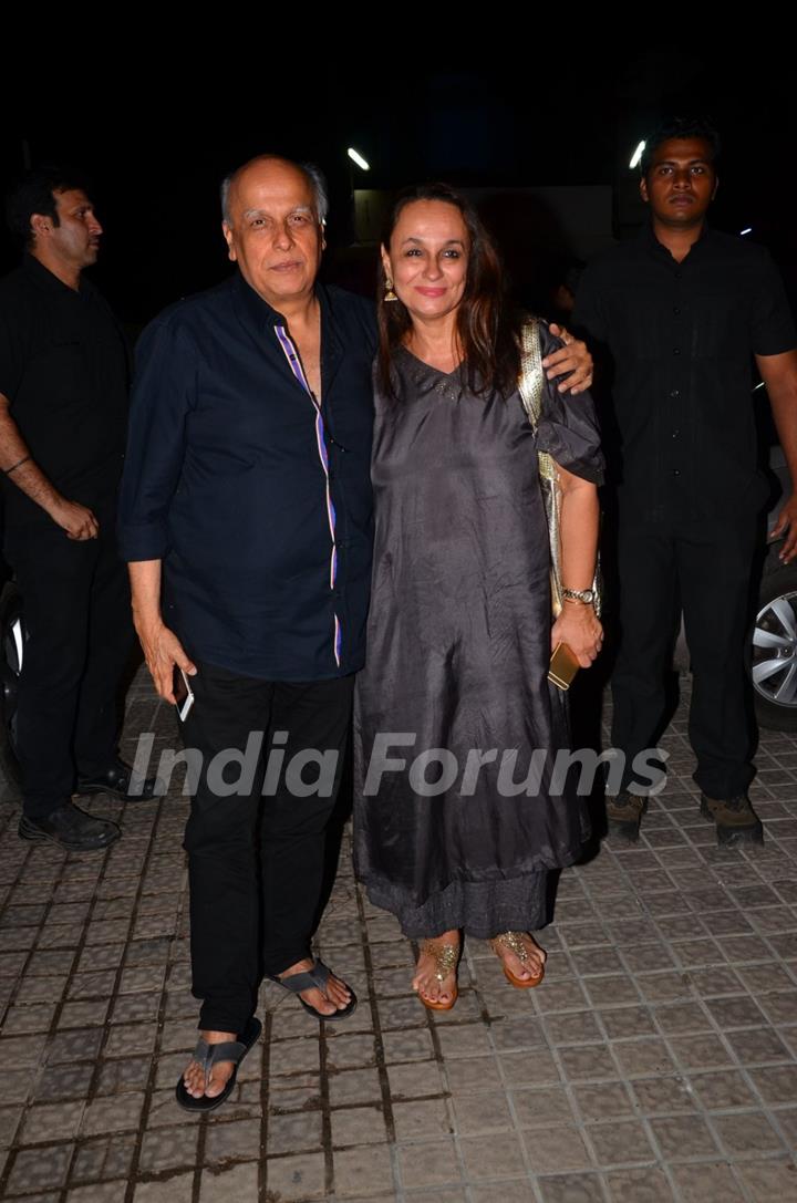 Mahesh Bhatt with Soni Razdan at Special Screening of Kapoor & Sons