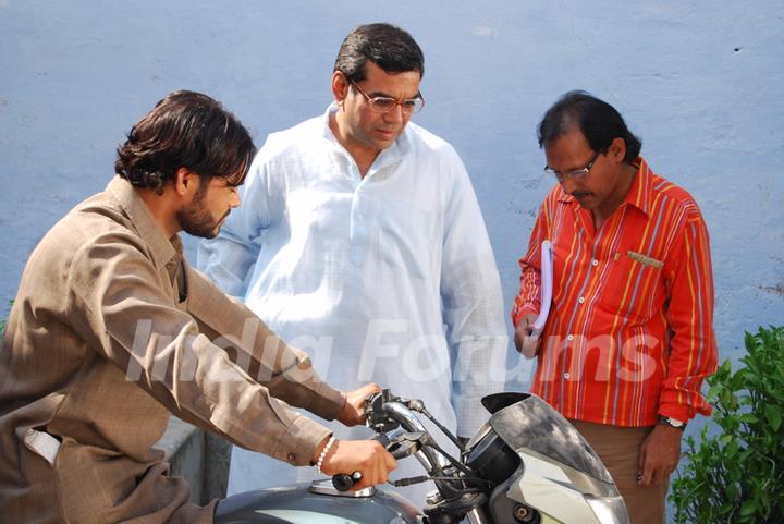 Paresh Rawal in the movie Road to Sangam