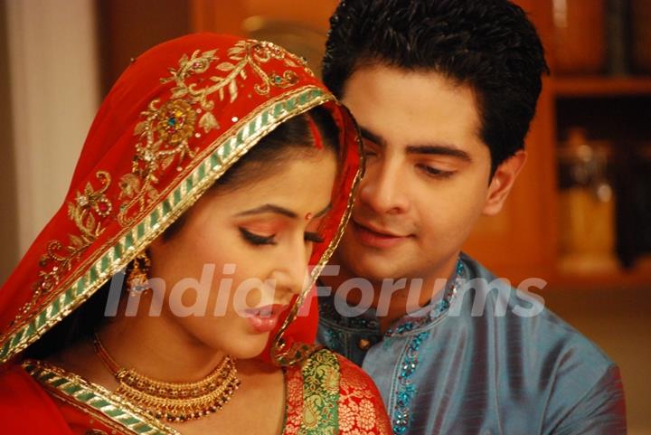 Romantic scene of Akshara and Natik