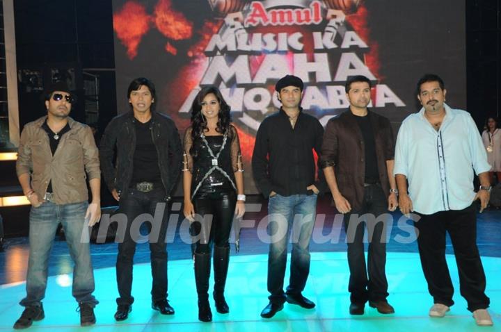 6 captains on the stage of Music Ka Maha Muqqabla