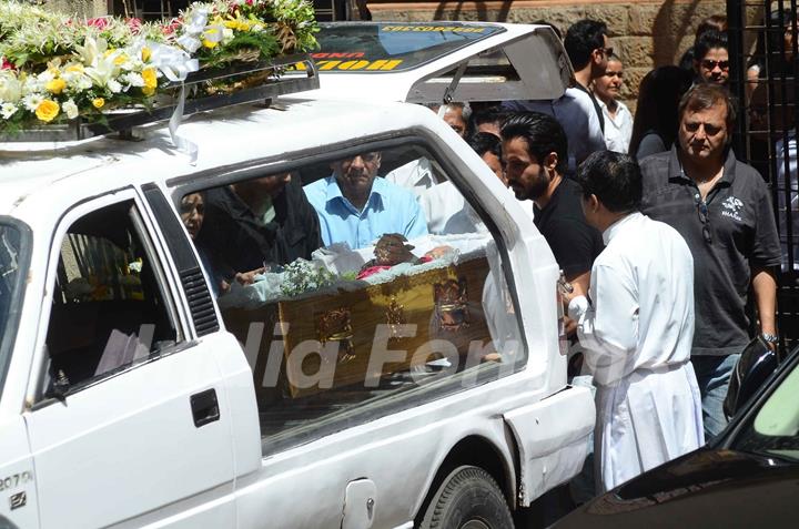 Emraan Hashmi's Mothers Funeral