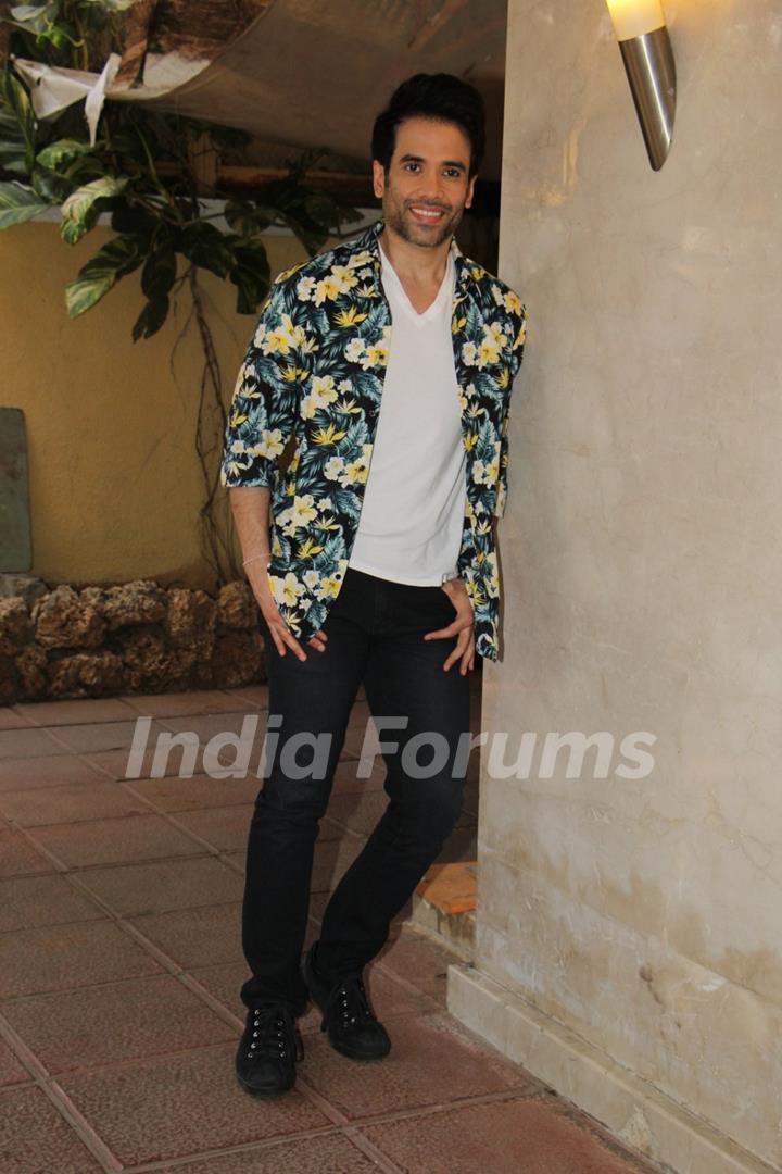 Tushar Kapoor Celebrates Holi at his Residence