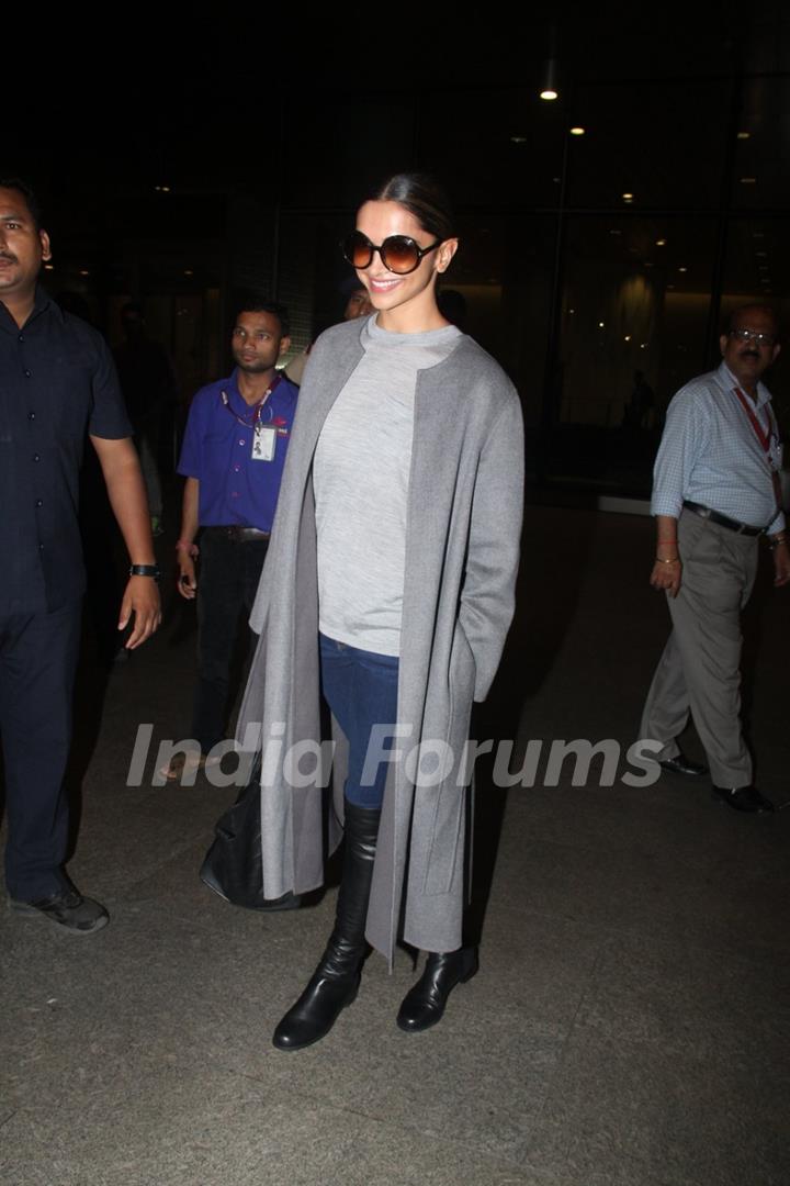 Deepika Padukone Snapped at Airport