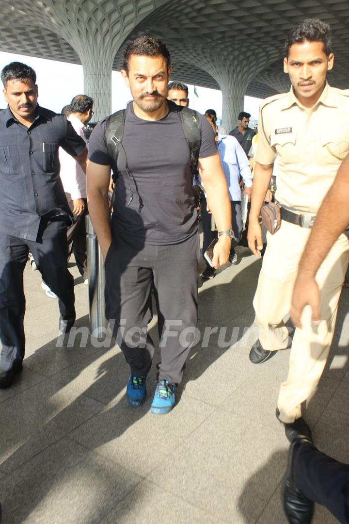 Aamir Khan Snapped at Airport