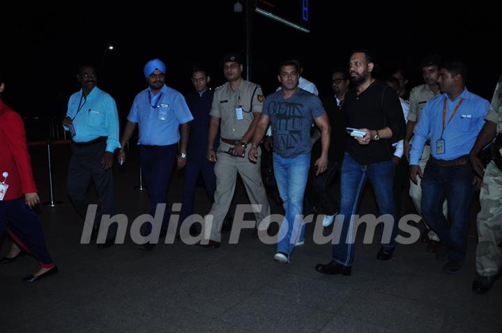 Salman Khan Snapped at Airport