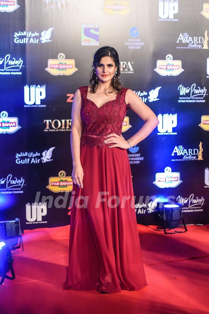 Zarine Khan at TOIFA 2016