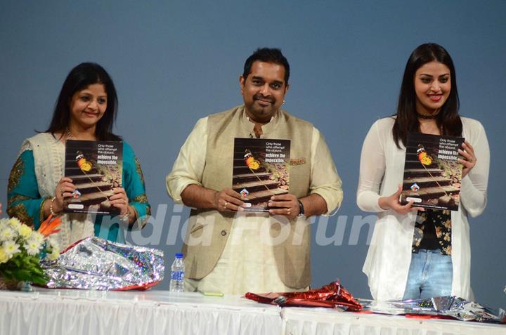 Shankar Mahavdevan and Anushka Ranjan at World Down Syndrome event