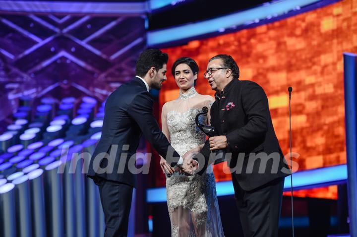 Sooraj Pancholi and Karishma Tanna at TOIFA Awards